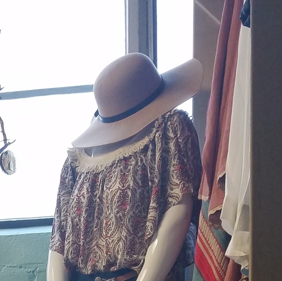 Wool Hat - Picture 2 of 2